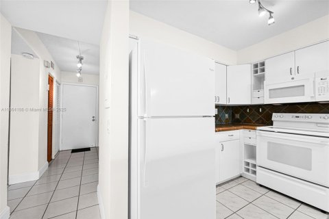 Купить кондоминиум в Майами, Флорида 2 спальни, 89.65м2, № 1893363 - фото 29