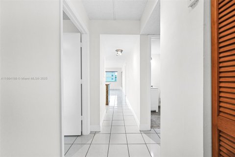 Купить кондоминиум в Майами, Флорида 2 спальни, 89.65м2, № 1893363 - фото 28