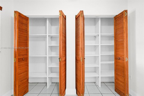 Купить кондоминиум в Майами, Флорида 2 спальни, 89.65м2, № 1893363 - фото 30