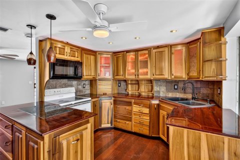 Villa ou maison à vendre à Ruskin, Floride: 2 chambres, 97.36 m2 № 2425916 - photo 19