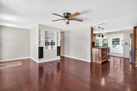 Villa ou maison à vendre à Ruskin, Floride: 2 chambres, 97.36 m2 № 2425916 - photo 12