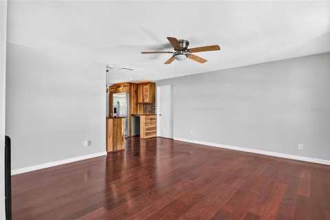 Villa ou maison à vendre à Ruskin, Floride: 2 chambres, 97.36 m2 № 2425916 - photo 11
