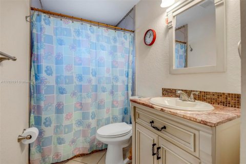 Villa ou maison à vendre à Margate, Floride: 2 chambres, 116.78 m2 № 1861764 - photo 9