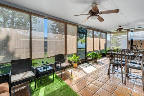 Villa ou maison à vendre à Margate, Floride: 2 chambres, 116.78 m2 № 1861764 - photo 10