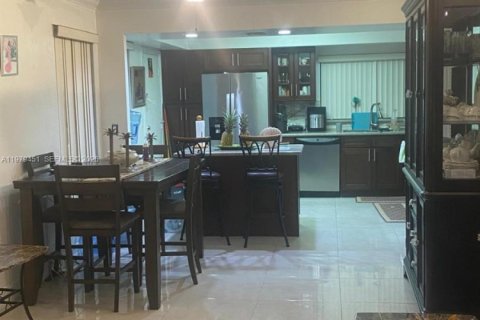 Copropriété à louer à Lauderhill, Floride: 2 chambres, 101.54 m2 № 2046062 - photo 2