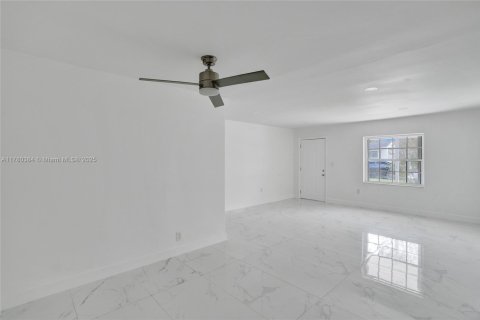 Casa en venta en North Miami, Florida, 3 dormitorios, 105.91 m2 № 1874679 - foto 20