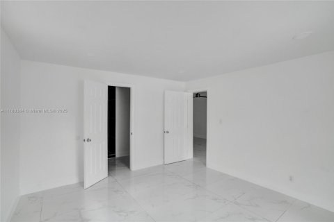 Casa en venta en North Miami, Florida, 3 dormitorios, 105.91 m2 № 1874679 - foto 23