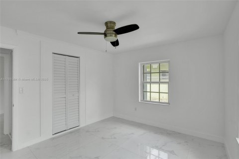 Casa en venta en North Miami, Florida, 3 dormitorios, 105.91 m2 № 1874679 - foto 10