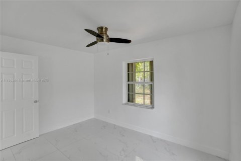 Casa en venta en North Miami, Florida, 3 dormitorios, 105.91 m2 № 1874679 - foto 16