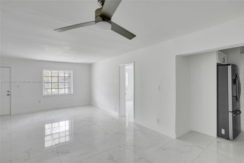 Casa en venta en North Miami, Florida, 3 dormitorios, 105.91 m2 № 1874679 - foto 19