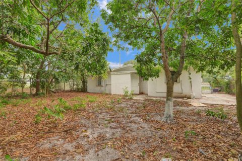 Casa en venta en North Miami, Florida, 3 dormitorios, 105.91 m2 № 1874679 - foto 30