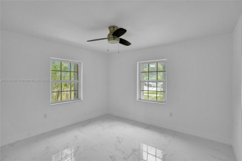 Casa en venta en North Miami, Florida, 3 dormitorios, 105.91 m2 № 1874679 - foto 9
