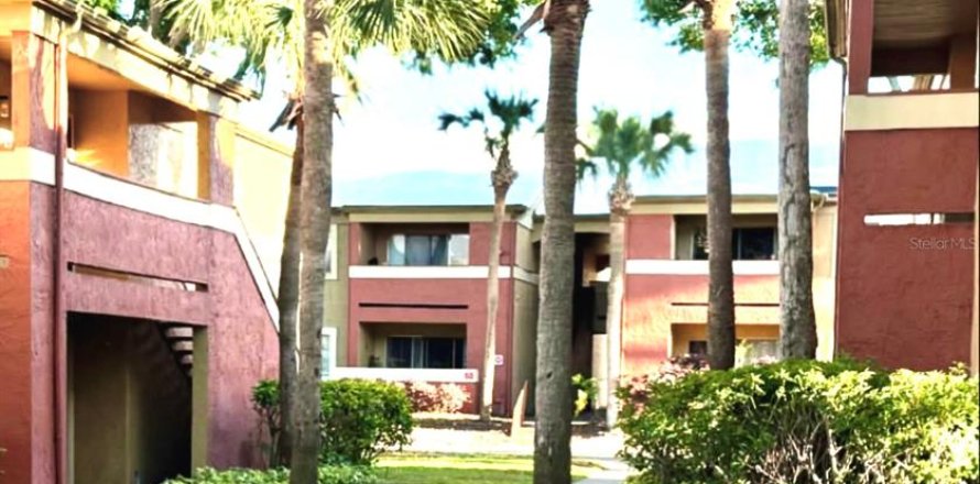 Condominio en Casselberry, Florida, 2 dormitorios № 1908492