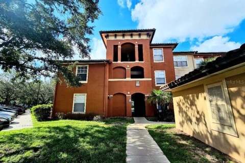 Commercial property in Orlando, Florida 9 bedrooms, 104.61 sq.m. № 2361456