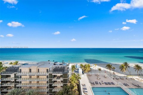 Copropriété à vendre à Hollywood, Floride: 1 chambre, 91.04 m2 № 2048979 - photo 25