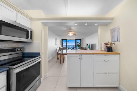 Copropriété à vendre à Hollywood, Floride: 1 chambre, 91.04 m2 № 2048979 - photo 16