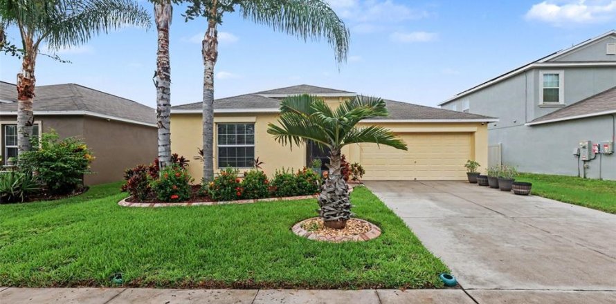 Villa ou maison à Ruskin, Floride 4 chambres, 178.19 m2 № 2410702