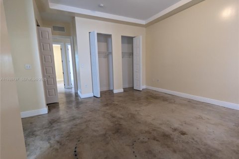 Villa ou maison à louer à Miami, Floride: 3 chambres, 311.41 m2 № 1989507 - photo 18