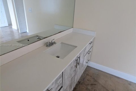 Villa ou maison à louer à Miami, Floride: 3 chambres, 311.41 m2 № 1989507 - photo 20