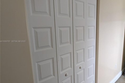 Villa ou maison à louer à Miami, Floride: 3 chambres, 311.41 m2 № 1989507 - photo 27