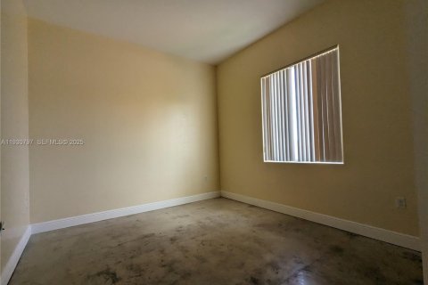 Villa ou maison à louer à Miami, Floride: 3 chambres, 311.41 m2 № 1989507 - photo 24