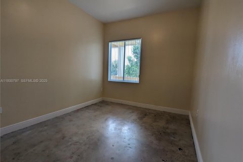 Villa ou maison à louer à Miami, Floride: 3 chambres, 311.41 m2 № 1989507 - photo 15