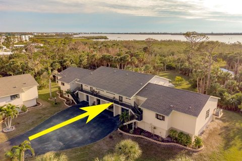 Condo à Englewood, Floride, 2 chambres  № 2144175