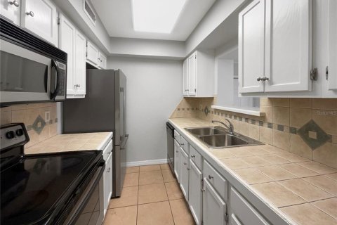 House in Clermont, Florida 2 bedrooms, 121.42 sq.m. № 1649029 - photo 6