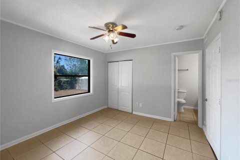 House in Clermont, Florida 2 bedrooms, 121.42 sq.m. № 1649029 - photo 17