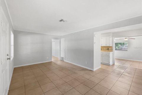 House in Clermont, Florida 2 bedrooms, 121.42 sq.m. № 1649029 - photo 9