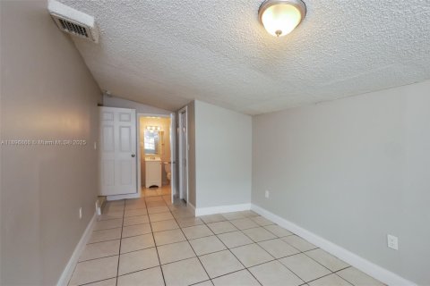 Casa en alquiler en Hollywood, Florida, 3 dormitorios, 122.72 m2 № 1947845 - foto 9