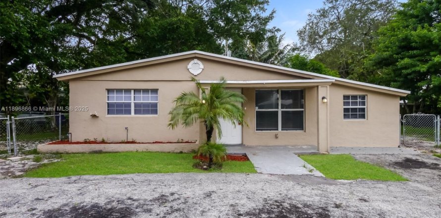 Casa en Hollywood, Florida 3 dormitorios, 122.72 m2 № 1947845