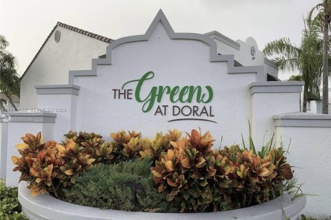 Condominio en Doral, Florida, 1 dormitorio  № 2056546