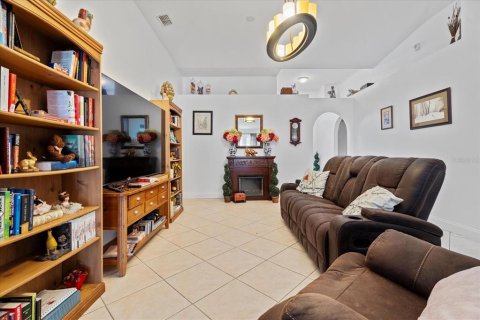 House in DeLand, Florida 3 bedrooms, 174.1 sq.m. № 1734756 - photo 7