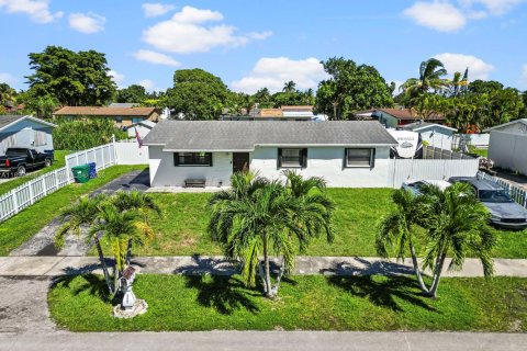 Casa en venta en Homestead, Florida, 3 dormitorios, 106.84 m2 № 1951504 - foto 1