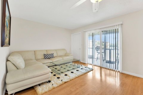 Copropriété à vendre à Hollywood, Floride: 2 chambres, 81.75 m2 № 2245345 - photo 2