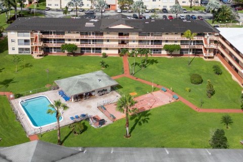 Copropriété à vendre à Hollywood, Floride: 2 chambres, 81.75 m2 № 2245345 - photo 19