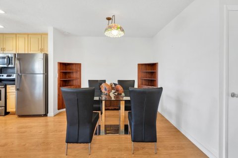 Copropriété à vendre à Hollywood, Floride: 2 chambres, 81.75 m2 № 2245345 - photo 9