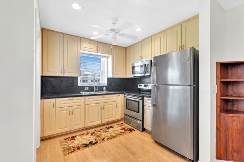 Copropriété à vendre à Hollywood, Floride: 2 chambres, 81.75 m2 № 2245345 - photo 3