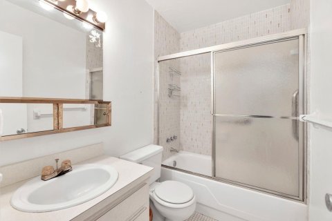 Copropriété à vendre à Hollywood, Floride: 2 chambres, 81.75 m2 № 2245345 - photo 15