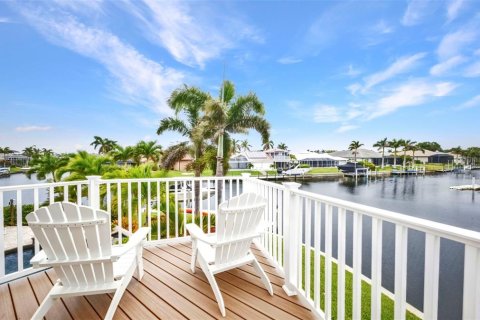 House in Punta Gorda, Florida 4 bedrooms, 275.18 sq.m. № 1786132 - photo 4