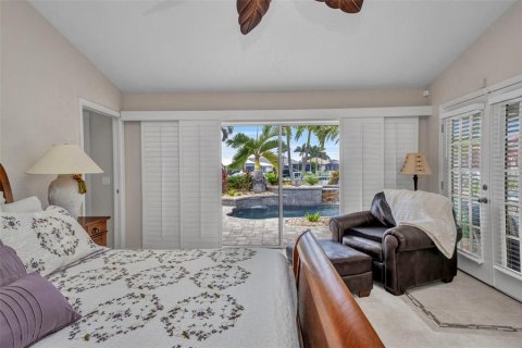 House in Punta Gorda, Florida 4 bedrooms, 275.18 sq.m. № 1786132 - photo 10