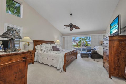 House in Punta Gorda, Florida 4 bedrooms, 275.18 sq.m. № 1786132 - photo 9