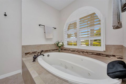 House in Punta Gorda, Florida 4 bedrooms, 275.18 sq.m. № 1786132 - photo 17