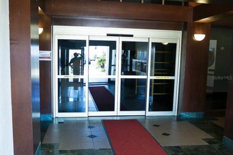 Immobilier commercial à louer à Daytona Beach, Floride: 526.94 m2 № 213789 - photo 12