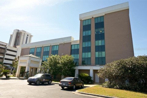Commercial property in Daytona Beach, Florida 526.94 sq.m. № 213789 - photo 4