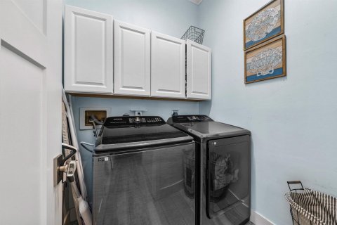 Купить виллу или дом в Юпитер, Флорида 11 комнат, 216.09м2, № 2153620 - фото 25