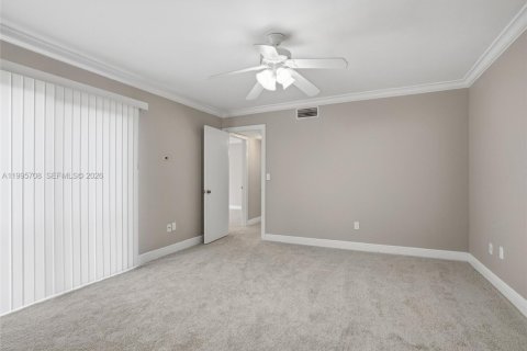 Condominio en venta en Miami, Florida, 2 dormitorios, 120.96 m2 № 2091323 - foto 20