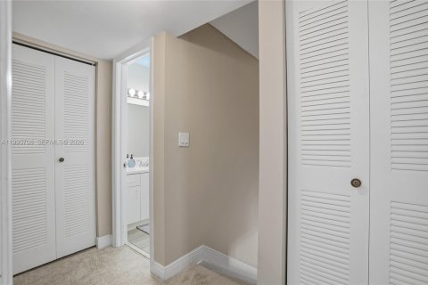 Condominio en venta en Miami, Florida, 2 dormitorios, 120.96 m2 № 2091323 - foto 18