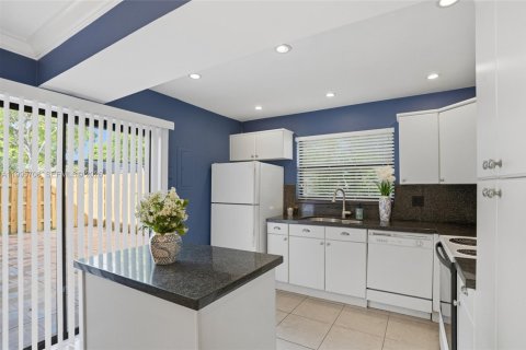 Condominio en venta en Miami, Florida, 2 dormitorios, 120.96 m2 № 2091323 - foto 13